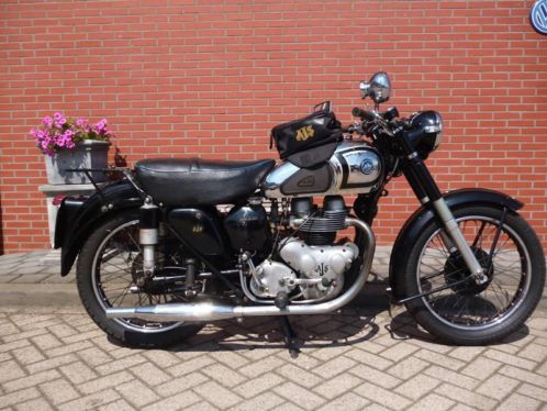 A.J.S. Engelse klassieker 500 cc twee cilinder uit 1953