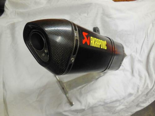 Akrapovic E-keur db-killer linkpijp geluidsmeeting