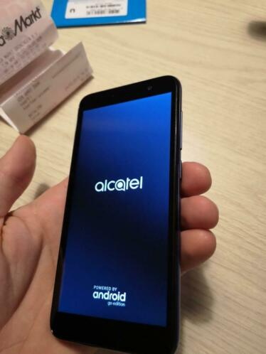 Alcatel 1 smartphone