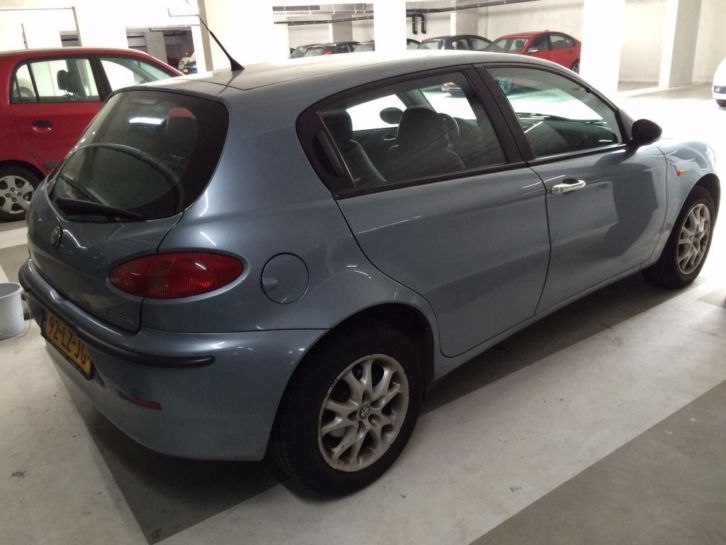  Alfa-147 1.6 T.spark 16V 77KW 5DR 2003 Blauw km 107000