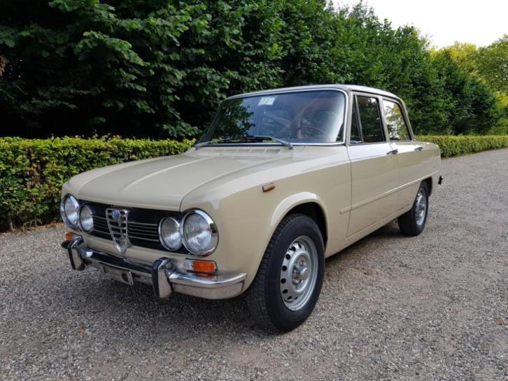 Alfa Giulia 1300 Super 1972 Beige Cava in Concoursconditie