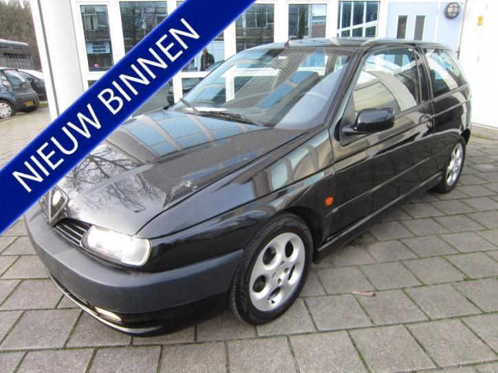 Alfa Romeo 145 1.4-16V T.SPARK L (bj 1999)