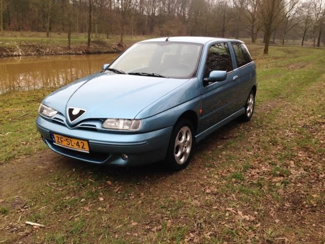 Alfa Romeo 145 1.4-16V T.Spark L SPORT UITVOERING