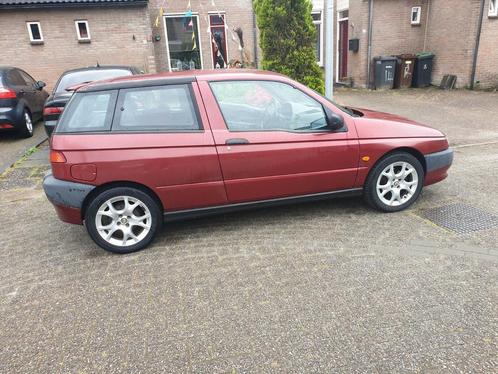 Alfa Romeo 145 1.6 1996 Rood