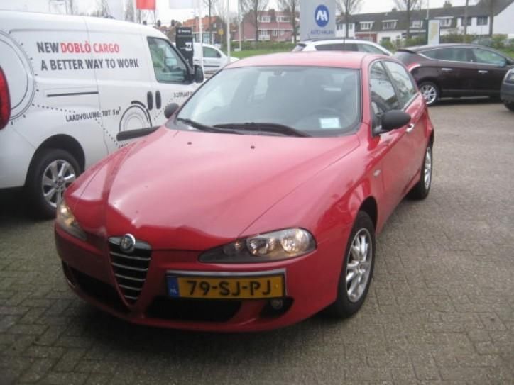 Alfa Romeo 147 1.6 TS Distinctive (bj 2006)