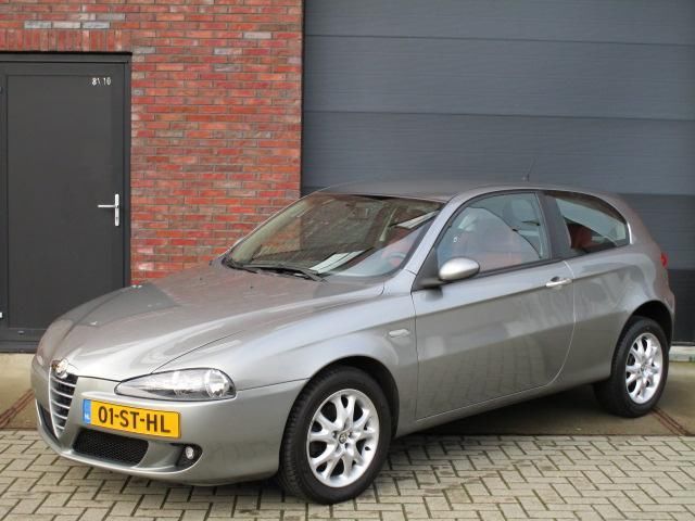 Alfa Romeo 147 1.6 TS Distinctive Rood Leder 71.000km NAP NI