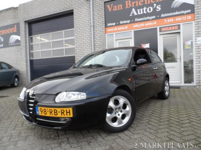 Alfa Romeo 147 1.6 ts Trofeo  nap pas  garantie  navigatie  dealer onderhouden 