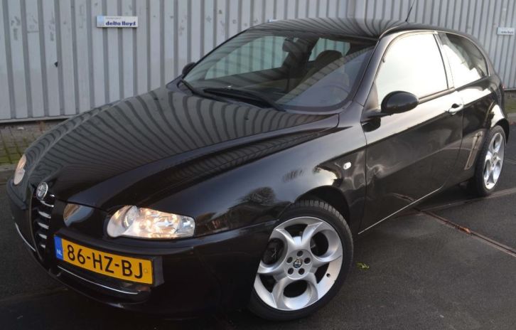 Alfa Romeo 147 1.6 T.spark 16V NAP 3DR Airco 2002 Zwart