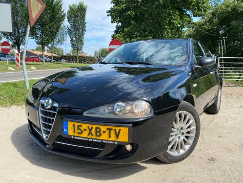 Alfa Romeo 147 1.6 T.spark 5DR - FULL OPTIONS - YOUNGTIMER