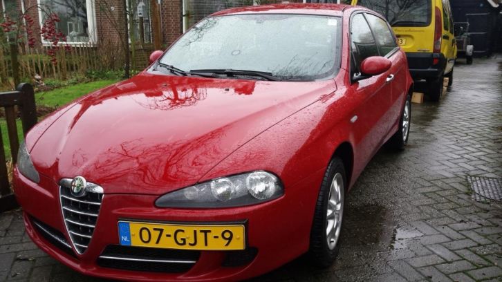 Alfa Romeo 147 1.9 JTD 5DR 88KW 2009 Rood, inruil mogelijk