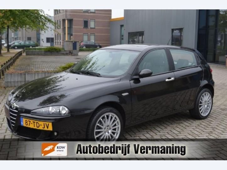 Alfa Romeo 147 1.9 JTD Blackline (bj 2006)