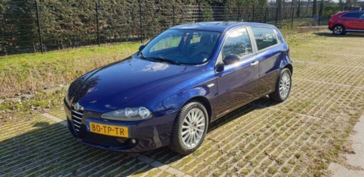 Alfa Romeo 147, Business, leder, 1.6 TS 16V, 5 deurs.