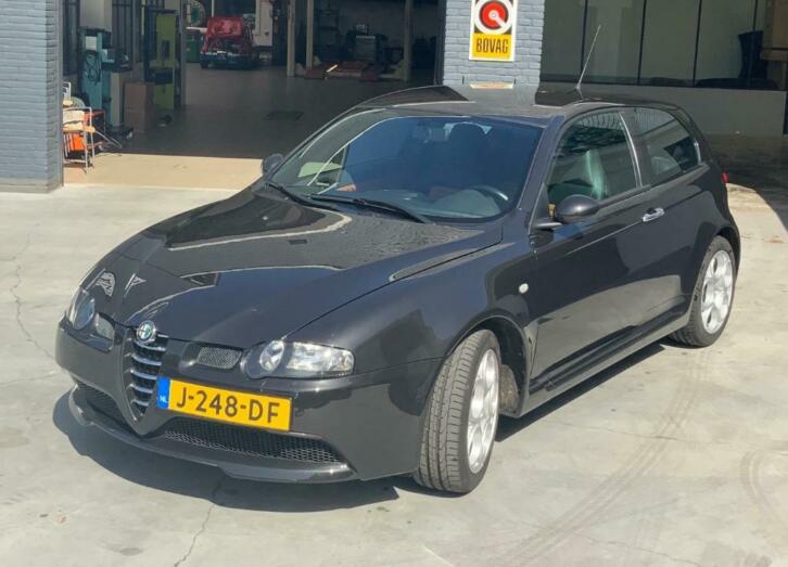 Alfa Romeo 147 GTA (Nero Metallico )