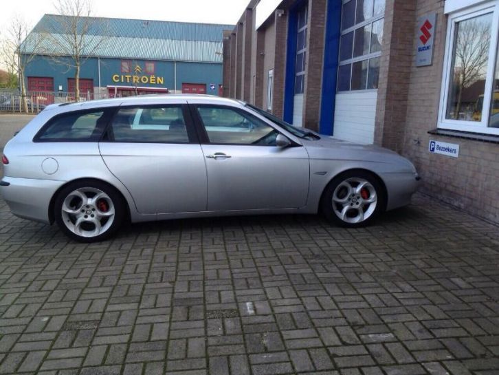 Alfa Romeo -156 1.8 Sportwagon 2000 nieuwe apkdistr 1000