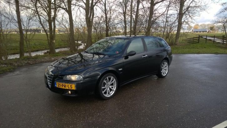 Alfa Romeo 156 2.0 JTS TI Sportwagon 2004 Zwart