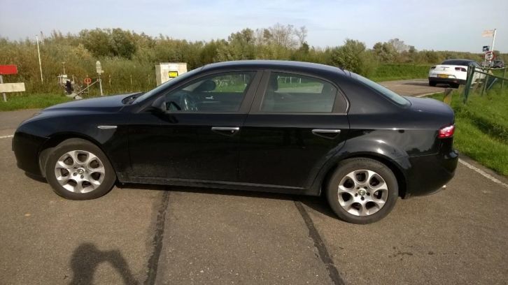 Alfa Romeo 159 1.8 MPI 2007 182000 km zwart