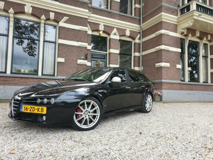 Alfa Romeo 159 Sportwagon 3.2 JTS Q4 Ti (260 pk)