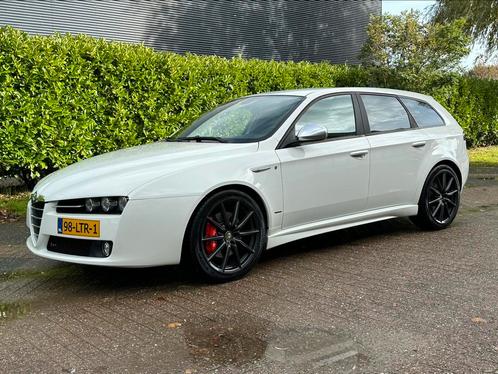 Alfa Romeo 159 SW 1.750 TI NAVXENON275 PK