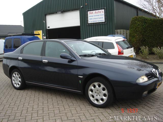 Alfa Romeo 166 2.0-16V T.Spark,LEER NAVI,AIRCO,met boekjes en NAP.