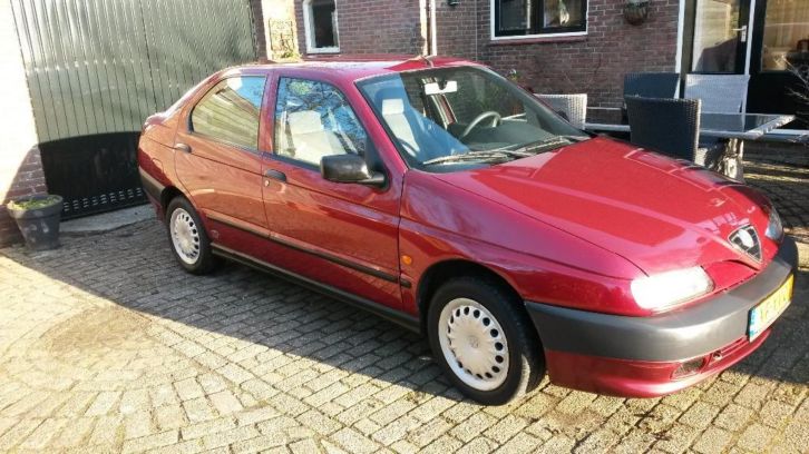 Alfa Romeo Alfa-146 1.6 Twin Spark 16V 1998 Rood
