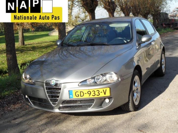 Alfa Romeo Alfa-147 1.6 TS 11-2006 80.000 KM ZWART LEER