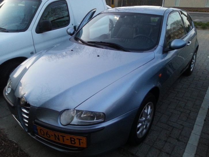 Alfa Romeo Alfa-147 1.6 T.spark 16V 77KW 3DR 2004 Blauw