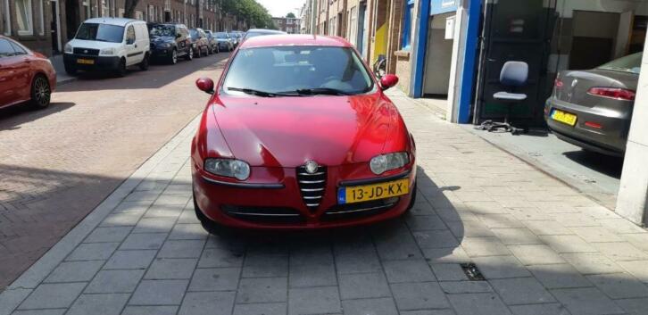 Alfa Romeo Alfa-147 1.6 T.spark 16V 77KW 5DR 2002 Rood