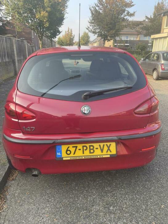 Alfa Romeo Alfa-147 1.6 T.spark 16V 77KW 5DR 2004 Rood