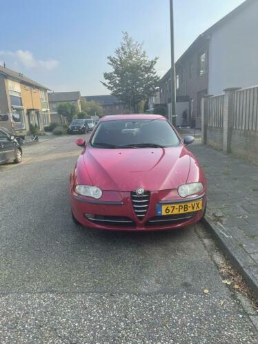 Alfa Romeo Alfa-147 1.6 T.spark 16V 77KW 5DR 2004 Rood