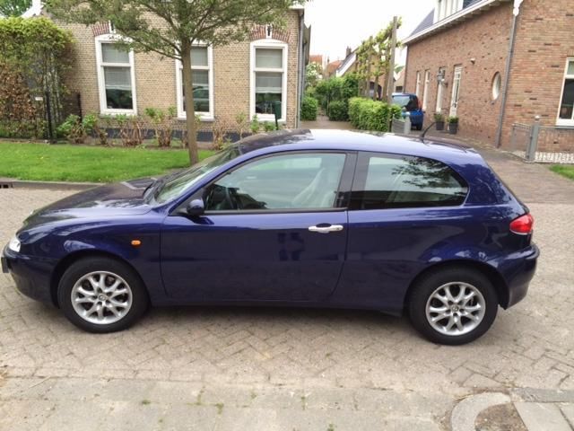 Alfa Romeo Alfa-147 1.6 T.spark 16V 88KW 3DR 2001 Blauw