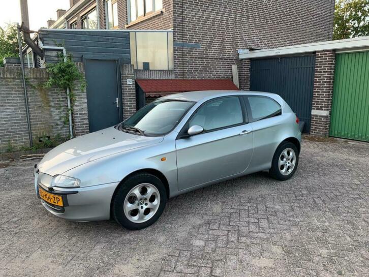 Alfa Romeo Alfa-147 1.6 T.spark 16V 88KW 3DR 2003 Grijs