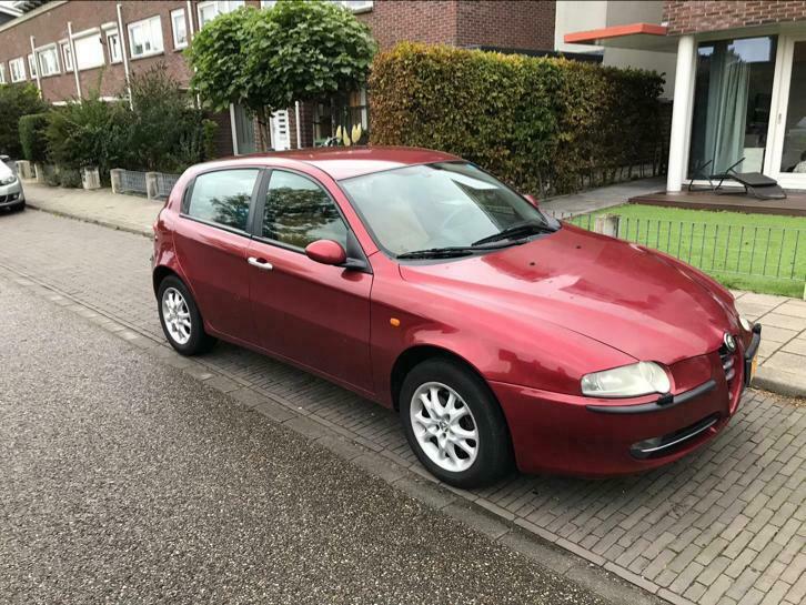 Alfa Romeo Alfa-147 1.9 JTD 5DR 2004 Rood APK, Cruise c etc