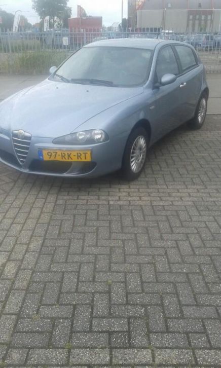 Alfa Romeo Alfa-147 1.9 JTD 5DR 2005Airco en nieuwe APK