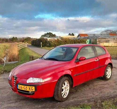 Alfa Romeo Alfa-147 2.0 T.spark 3DR 2001 Rood