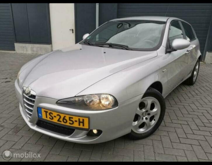 Alfa Romeo Alfa-147 T.spark 5DR 2010