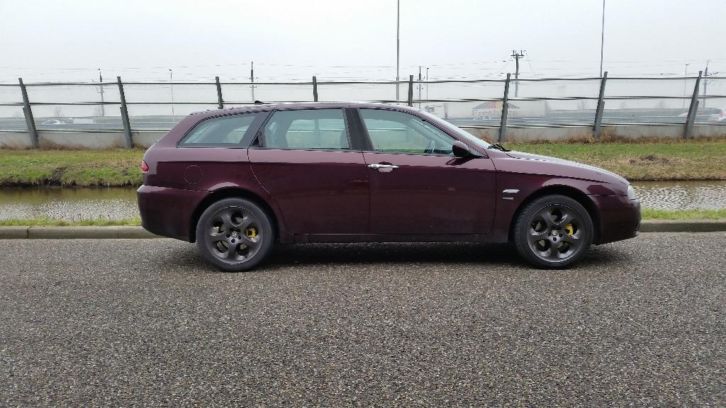 Alfa Romeo Alfa-156 1.8 Twin Spark Sportwagon 2004 Rood
