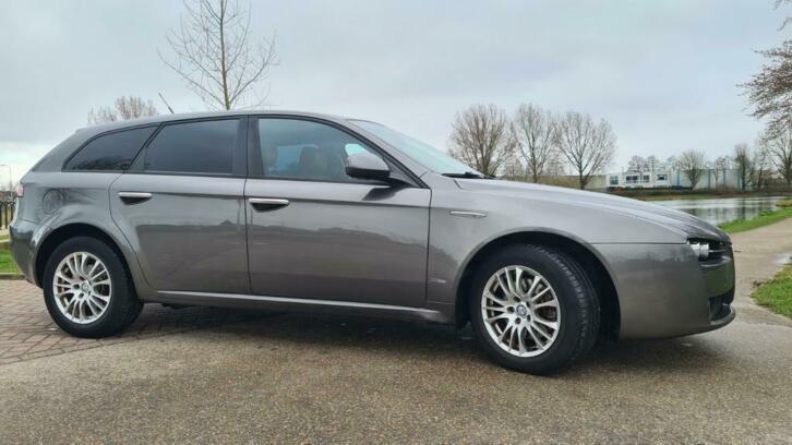 Alfa Romeo Alfa-159 1.9 Jtdm 16V SW 2008 Grijs