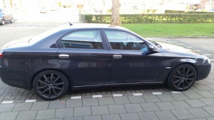 Alfa Romeo Alfa-166 2.5 V6 2004 Zwart NW APK tot jan 2016