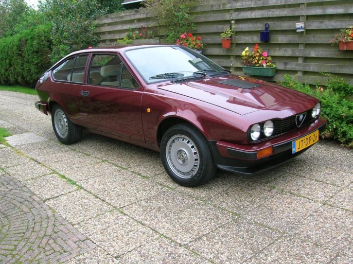 Alfa Romeo Alfa-6 2.5 GTV 1981 met 3 liter motor
