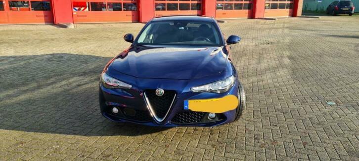 Alfa Romeo Giulia 10.060 km 2.0 Turbo 200pk Super 2017 benz.