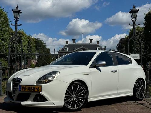 Alfa Romeo Giulietta 1.4  NL-AUTO  LEDERSTOF  CLIMA