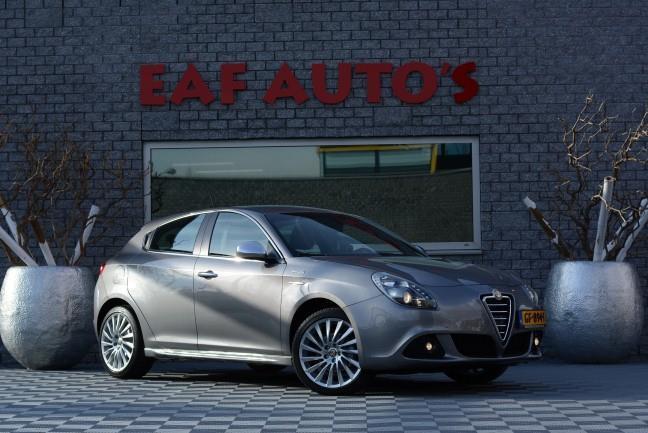 Alfa Romeo Giulietta 1.4 T Distinctive  Navigatie  Sportst