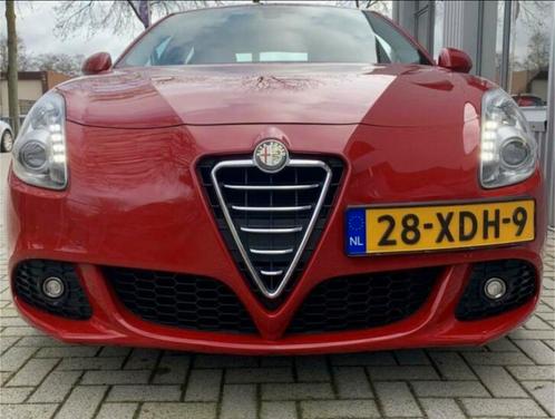 Alfa Romeo Giulietta 1.4 Turbo Multi AIR AUTOMAAT 2012 Rood