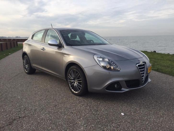 Alfa Romeo Giulietta 1.4 Turbo MultiAir TCT 2013 Grijs