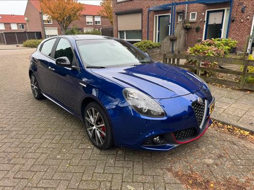 Alfa Romeo Giulietta 1.4 Turbo Veloce 2018 Blauw Panodak BTW