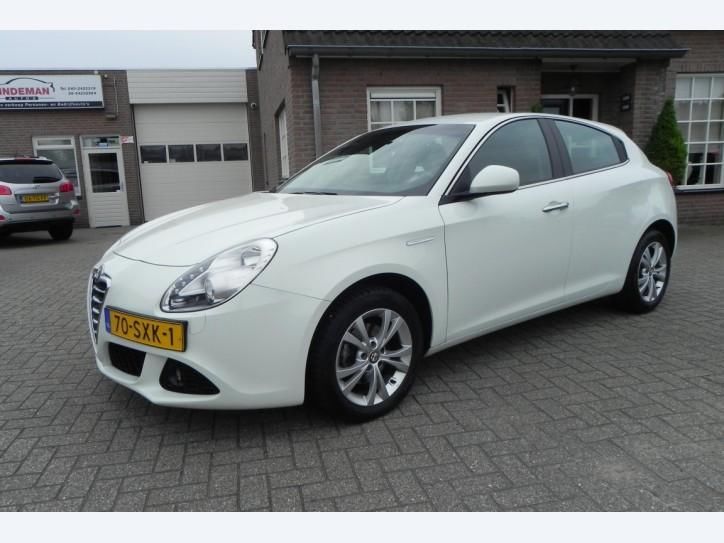 Alfa Romeo Giulietta 1.6 JTDm Clima Navigatie Xenon Inr Mog.