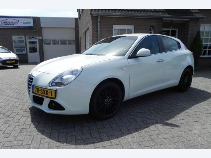 Alfa Romeo Giulietta 1.6 JTDm Distinctive Clima Navigatie Xe