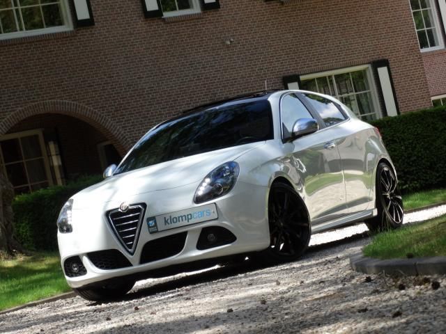 Alfa Romeo Giulietta 1.6 JTDm Sport PanoNaviXenonLeer