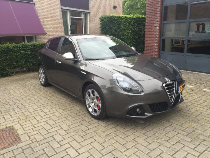 Alfa Romeo Giulietta 1.750  1.8 TURBO QV QUADRIFOGLIO VERDE