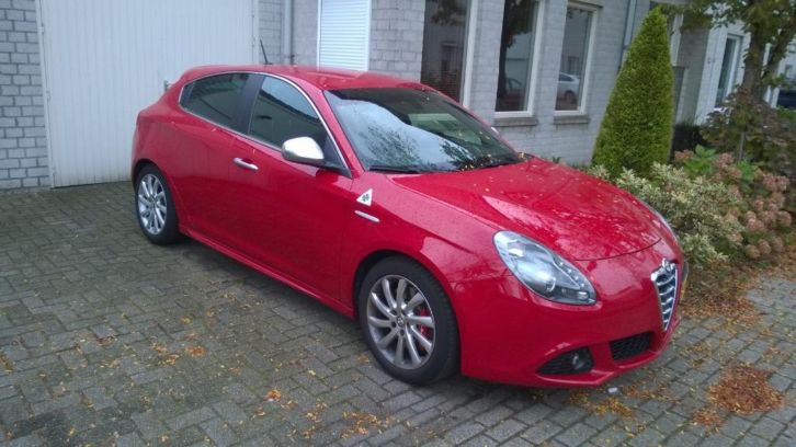 Alfa Romeo Giulietta 1.750 TBI 2011 Rood